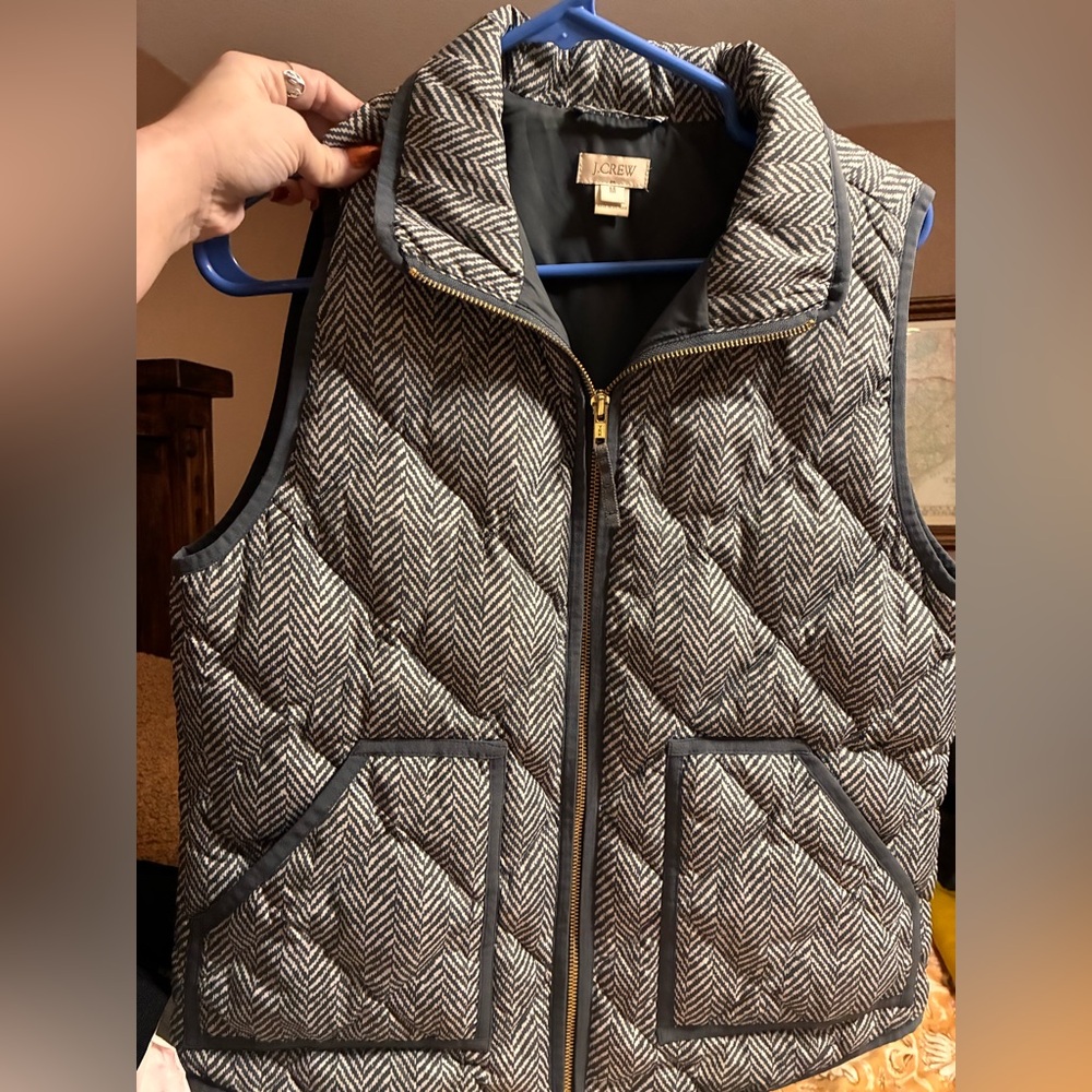J.Crew Grey and White Herringbone print Puffer Vest Women’s Medium
